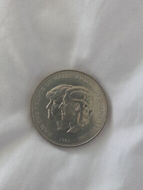 Commemorative 1981, Prince Of Whales And Lady Diana Silver-Tone Coin